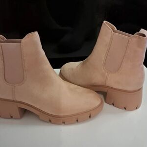 Elegant Beige Ankle Boots